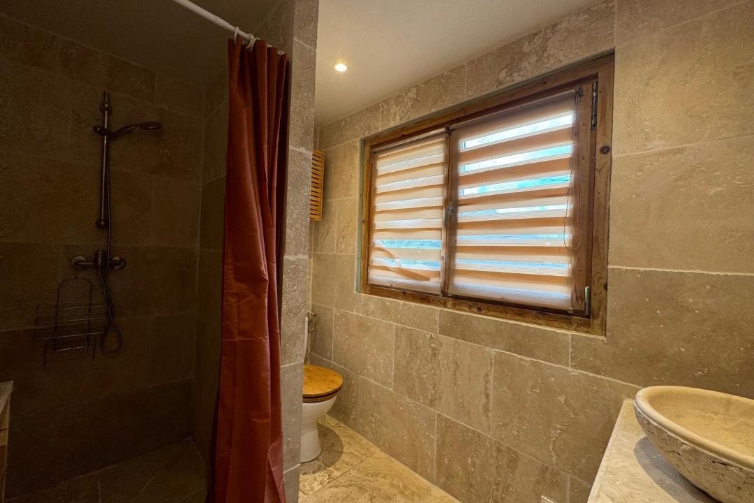 Photo of Bathroom in Saint-Pourcain-sur-Sioule