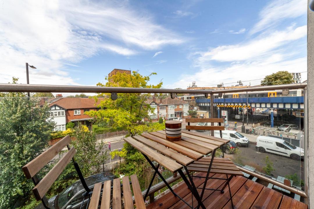 Photo of Patio Balcony in Hackney Central