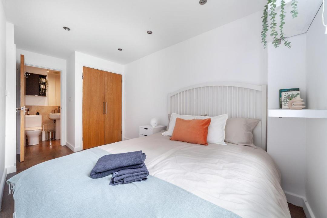 Photo of Bedroom in Hackney Central