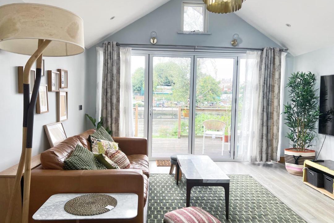 Photo of Others in Twickenham Riverside