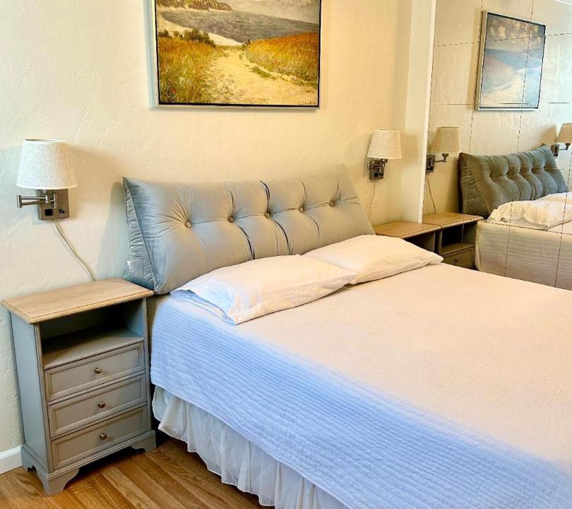 Photo of Bedroom in Amazon
