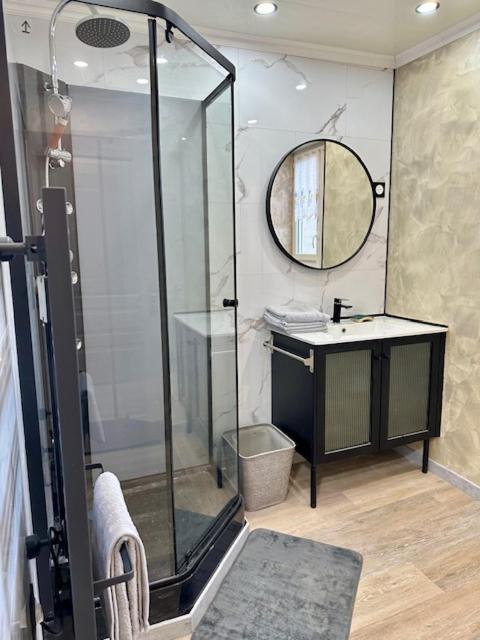 Photo of Bathroom in Montcy-Notre-Dame