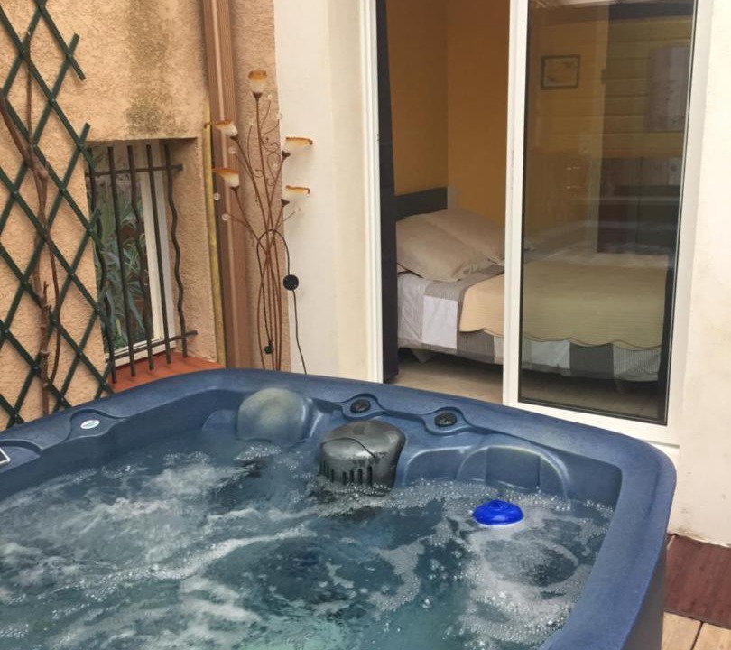 Photo of Others in Issel