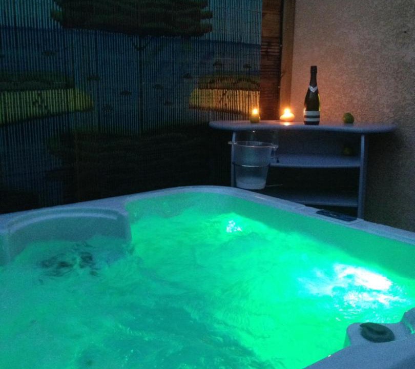 Photo of Others in Issel