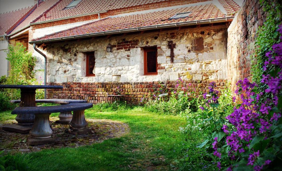Photo of Buildings in Mont-Saint-Eloi
