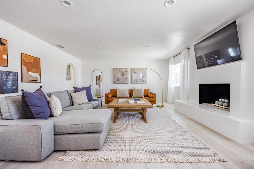 Photo of Livingroom in Racquet Club Estates