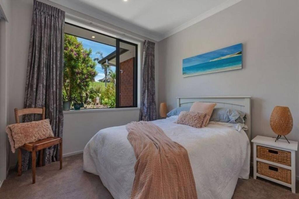 Photo of Bedroom in Cable Bay