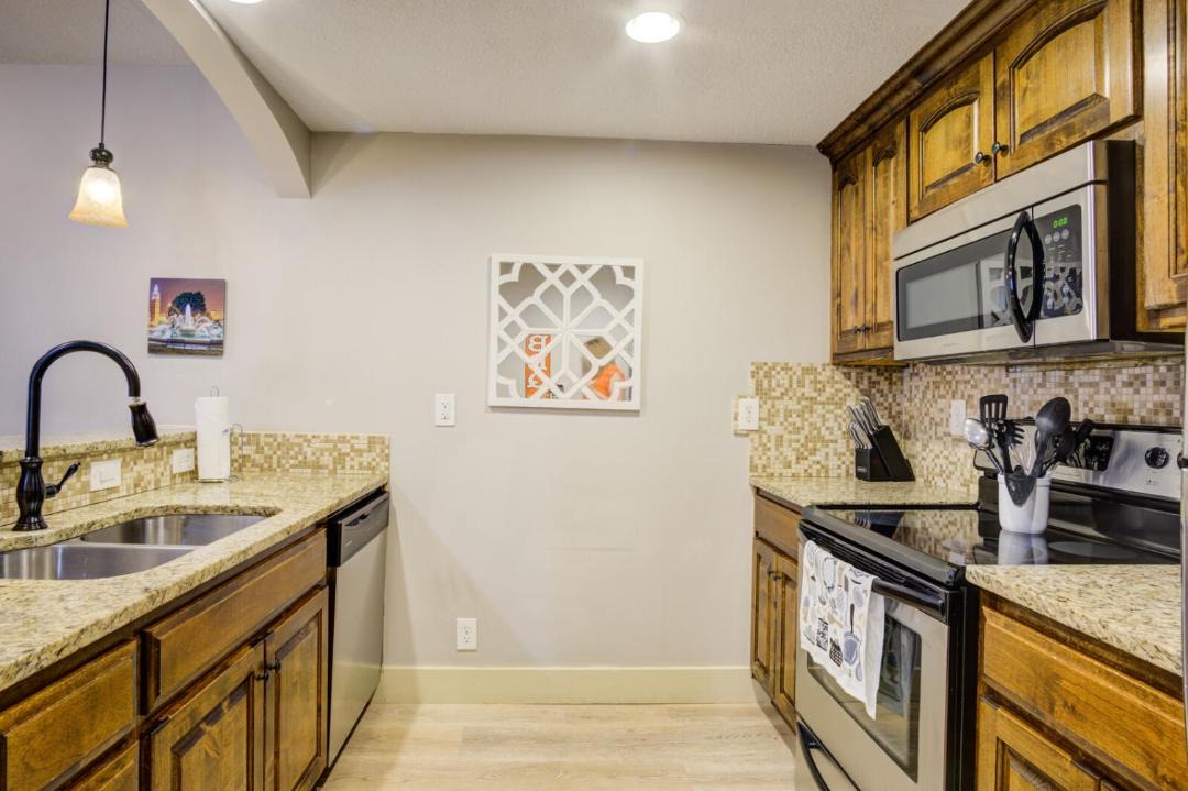 Photo of Kitchen in West Plaza