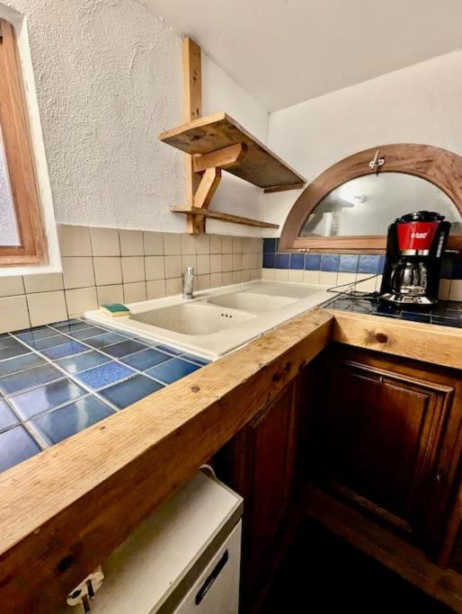 Photo of Kitchen in Secteur 2