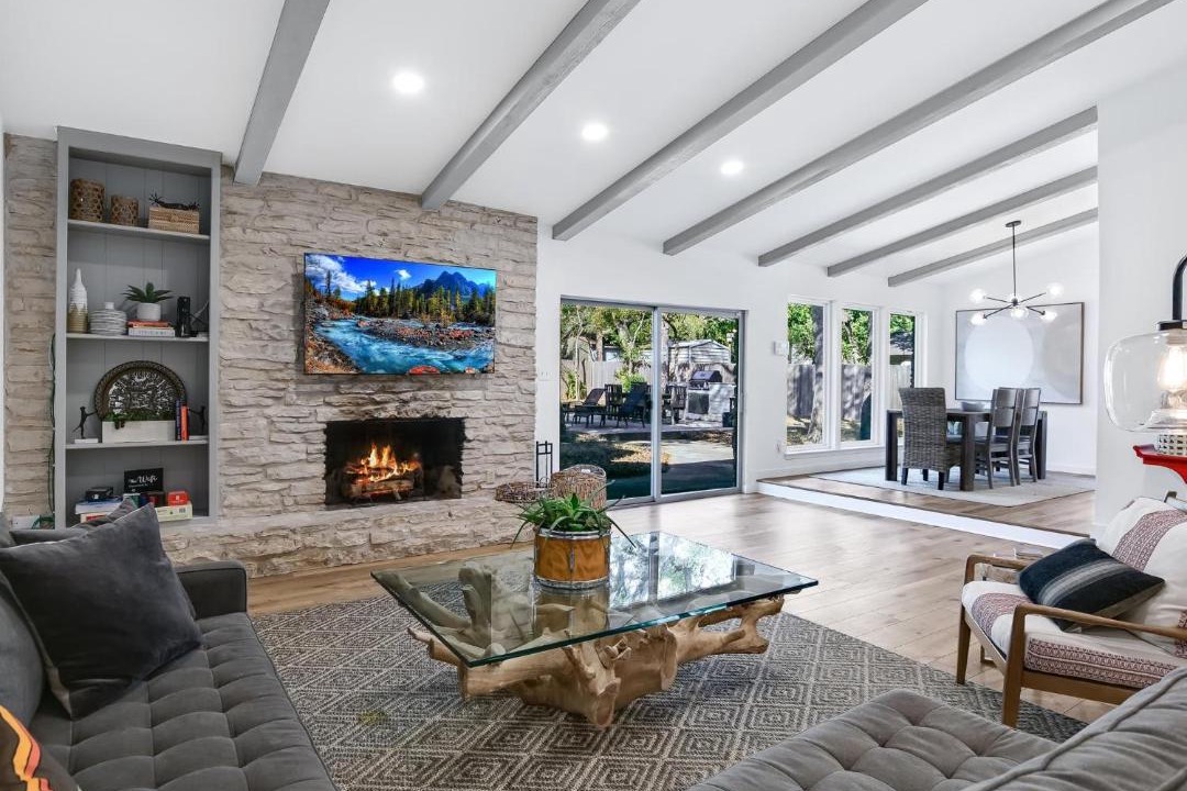Photo of Livingroom in Forest North Estates