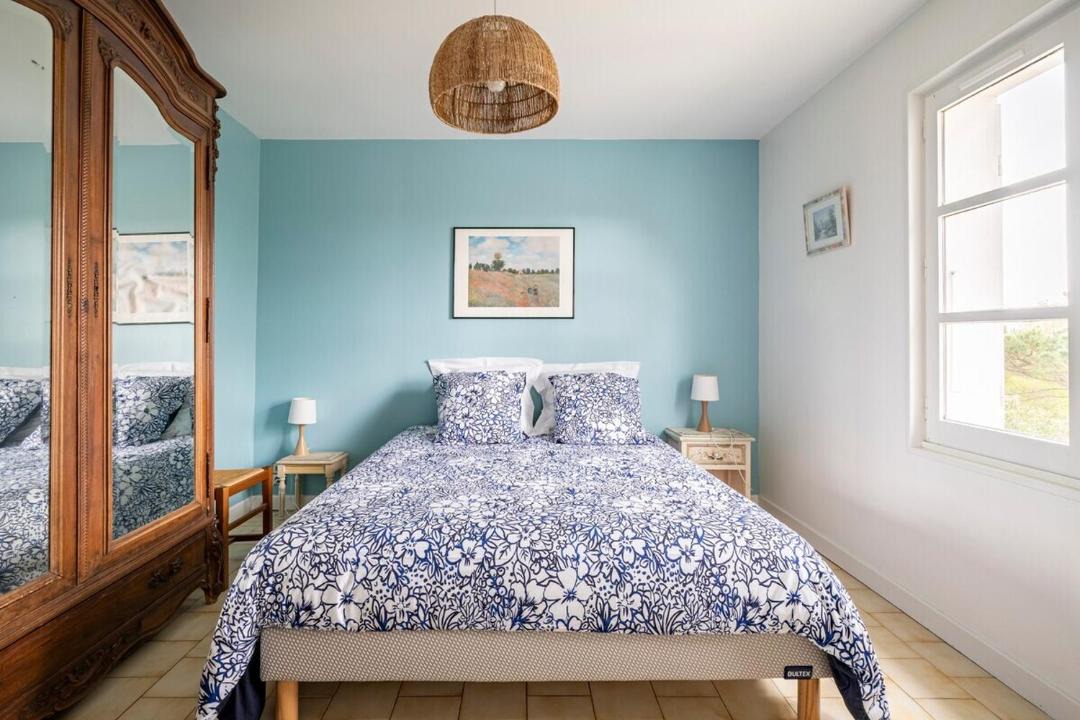 Photo of Bedroom in Mours-Saint-Eusebe