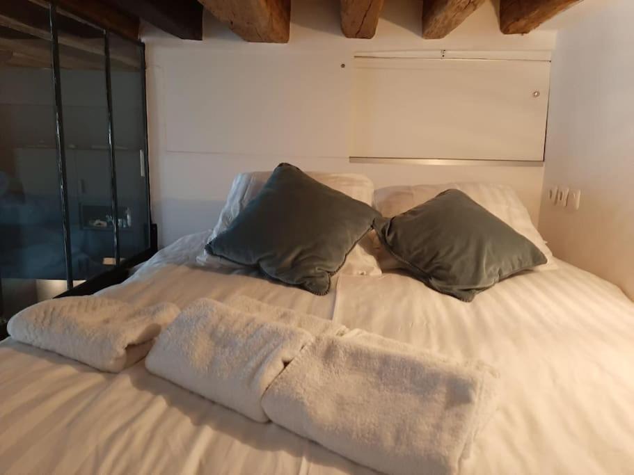 Photo of Bedroom in Arts-et-Metiers