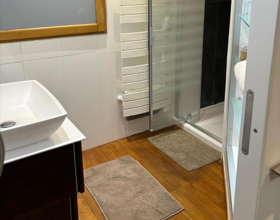 Photo of Bathroom in Arcueil