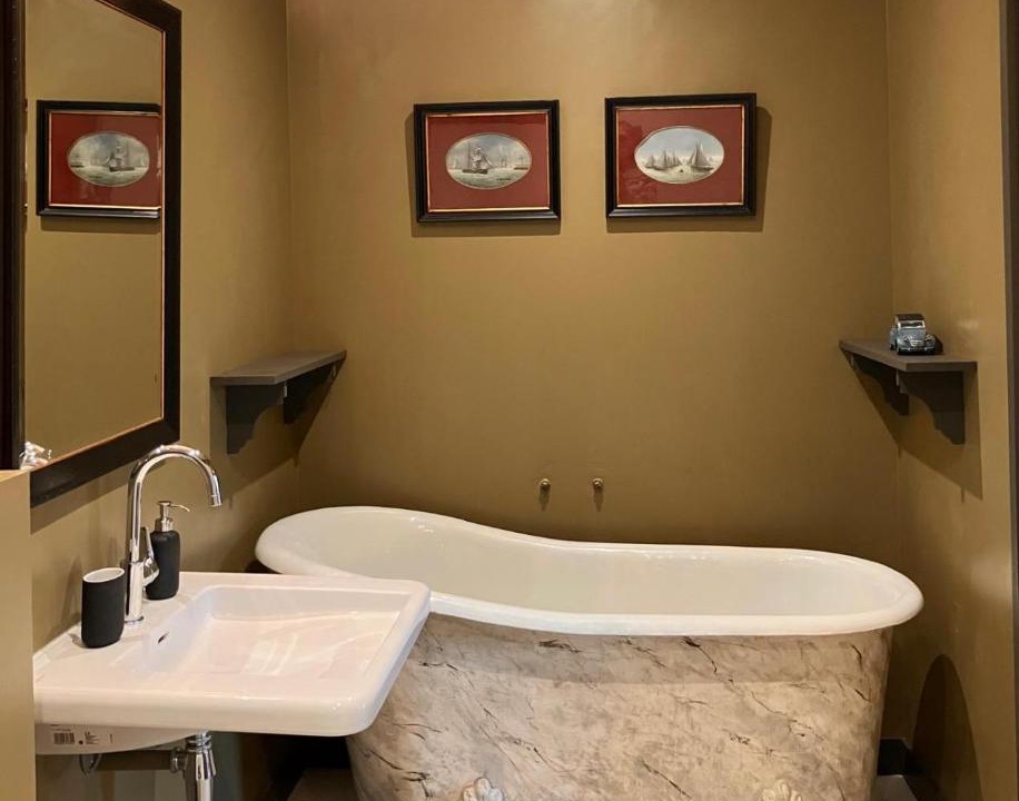 Photo of Bathroom in Poisson