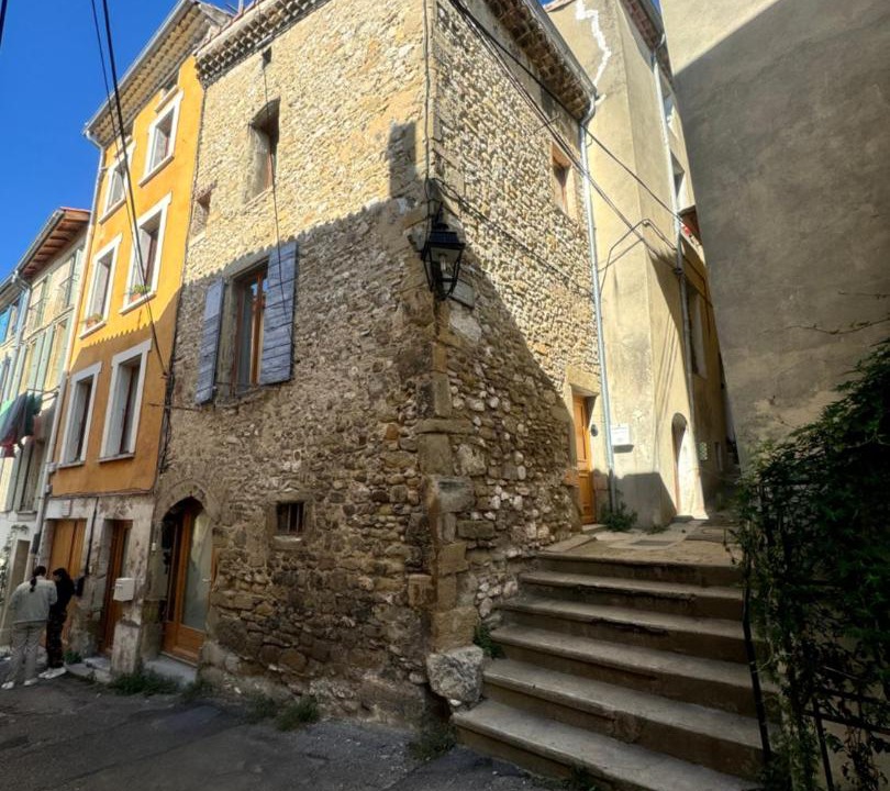 Photo of Buildings in Crest