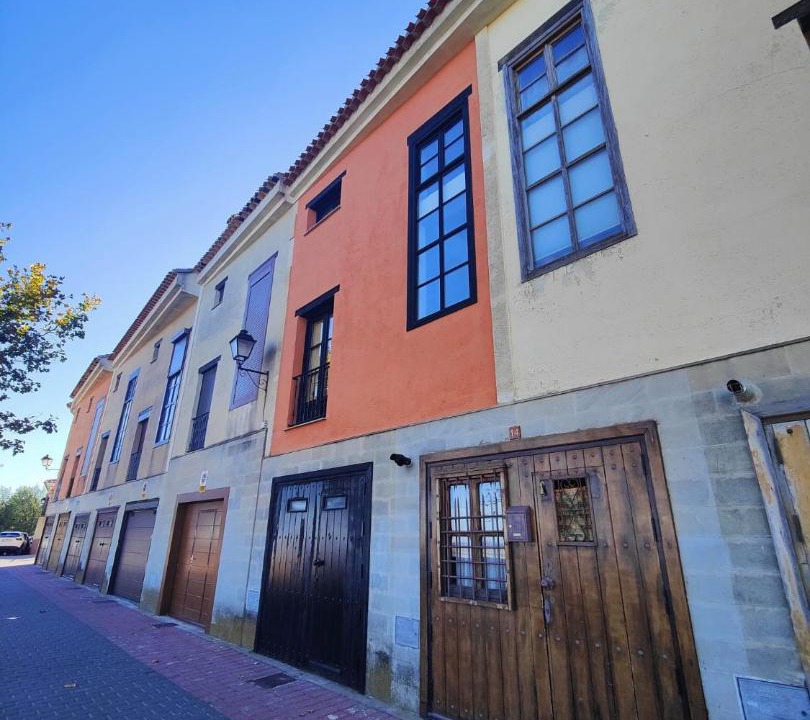 Photo of Buildings in Estacion de Chinchilla