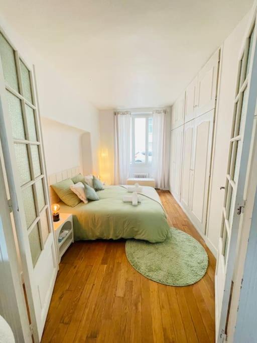 Photo of Bedroom in Fontainebleau