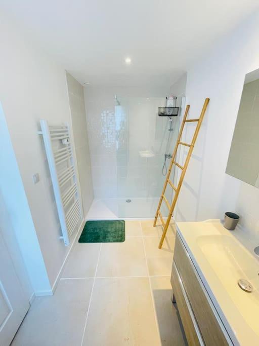 Photo of Bathroom in Fontainebleau