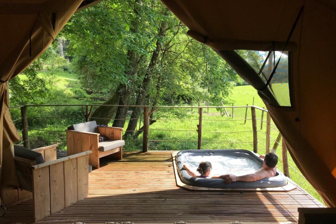 Photo of Others in Descartes