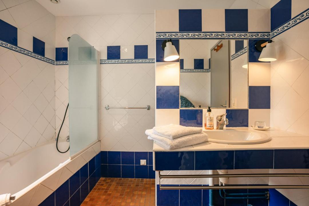 Photo of Bathroom in Magnan