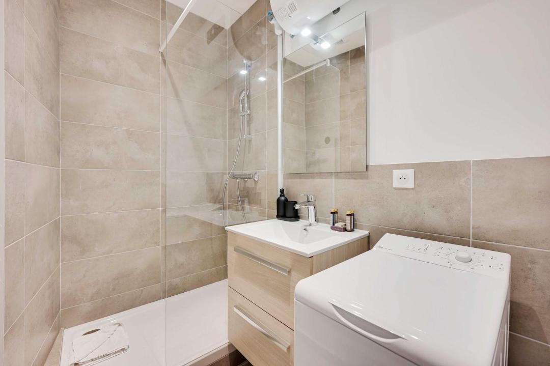 Photo of Bathroom in Republique–Point-du-Jour