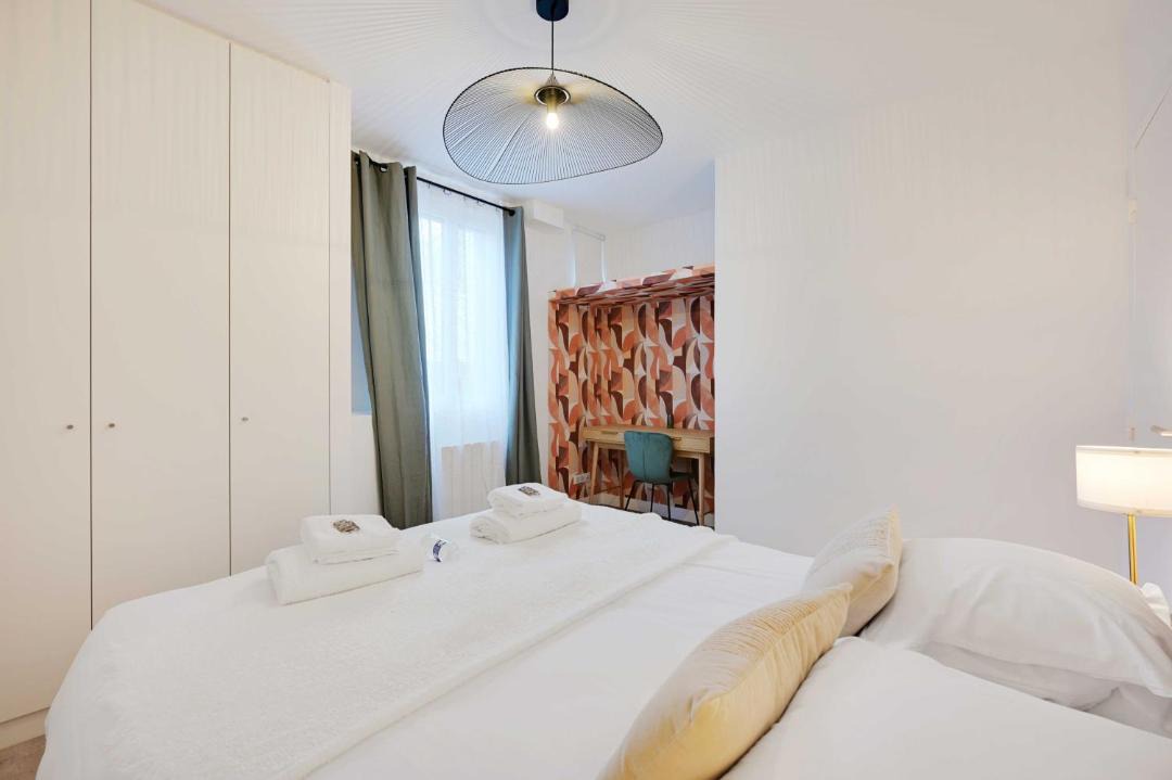 Photo of Bedroom in Republique–Point-du-Jour