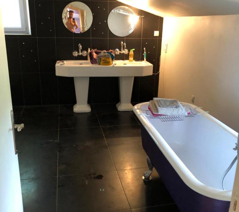 Photo of Bathroom in Ollioules
