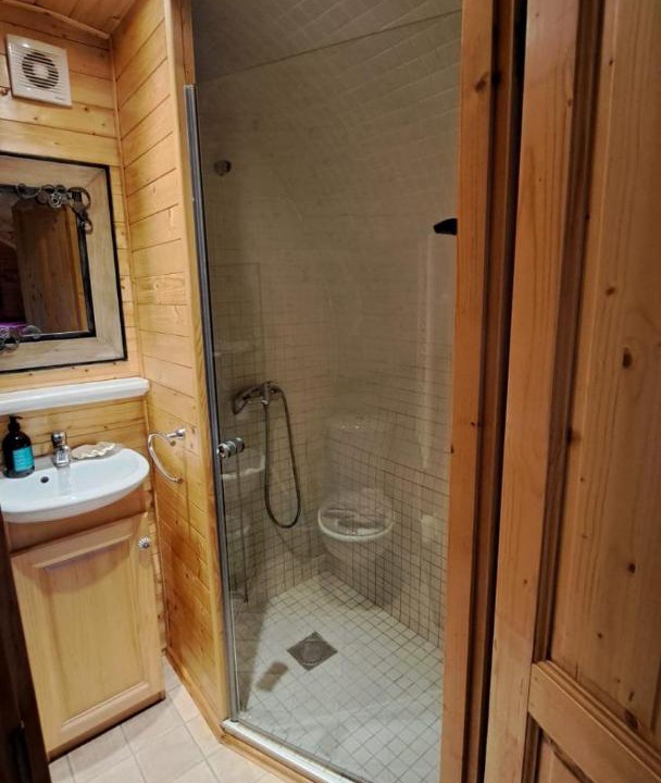 Photo of Bathroom in Loulle