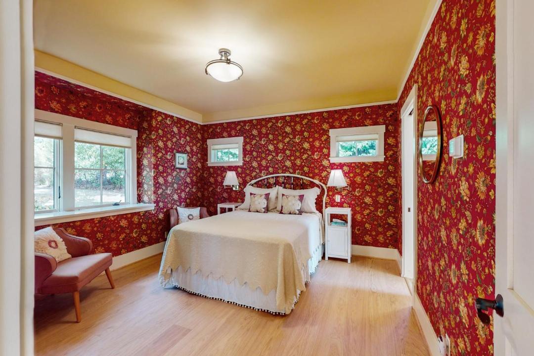Photo of Bedroom in Bainbridge Island