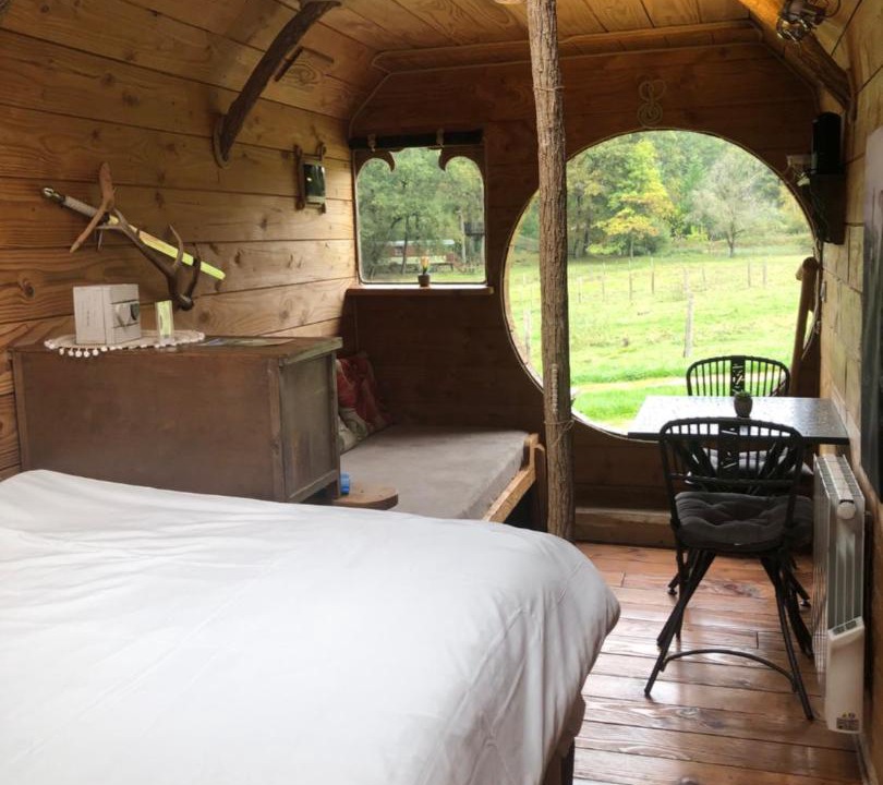 Photo of Others in Descartes