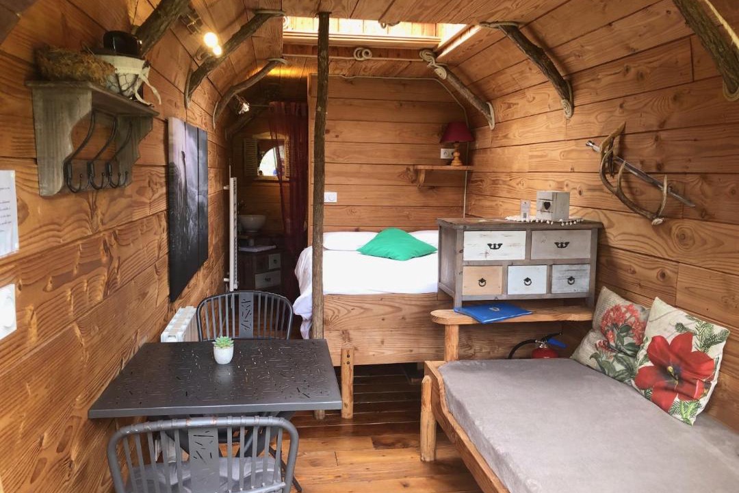 Photo of Others in Descartes