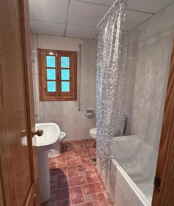 Photo of Bathroom in Valverde de los Arroyos
