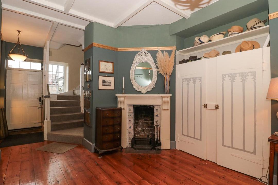 Photo of Others in Temple Cloud