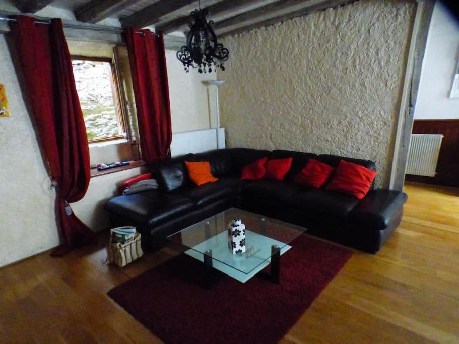 Photo of Livingroom in Saint-Aventin