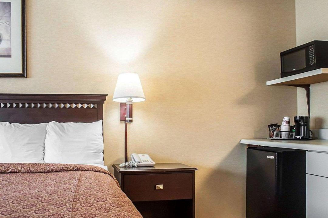 Photo of Bedroom in Big Flats Airport