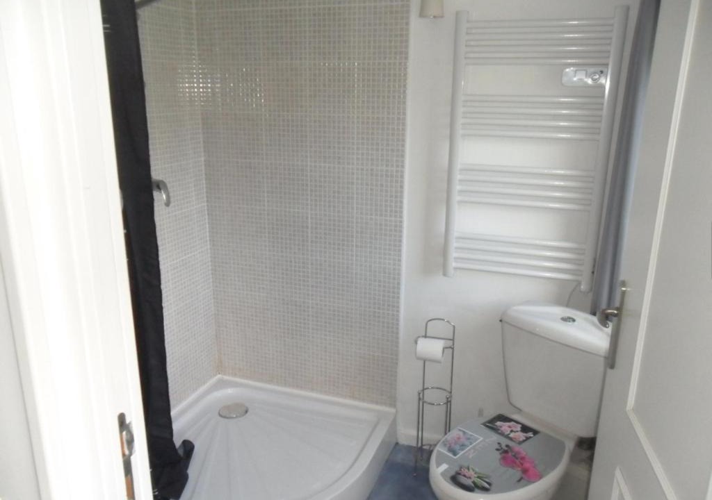 Photo of Bathroom in Fontaine-sous-Montdidier
