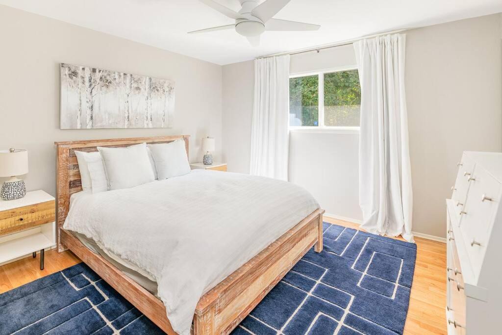 Photo of Bedroom in Alki