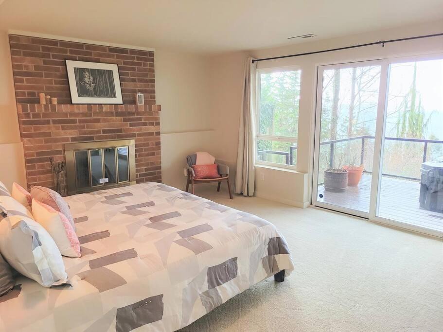 Photo of Bedroom in Alki