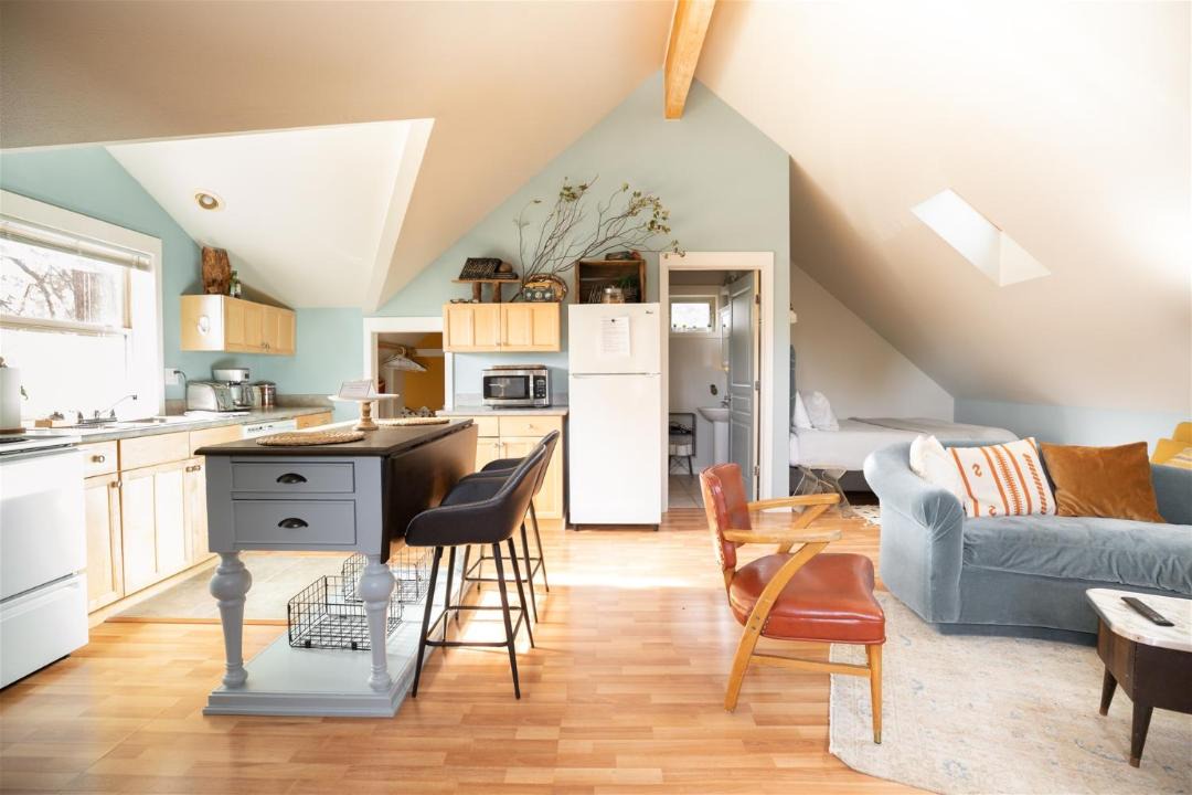 Photo of Others in River West