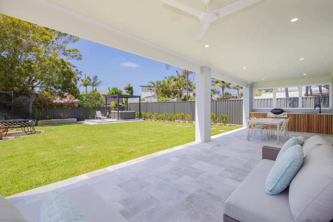 Photo of Others in Caves Beach