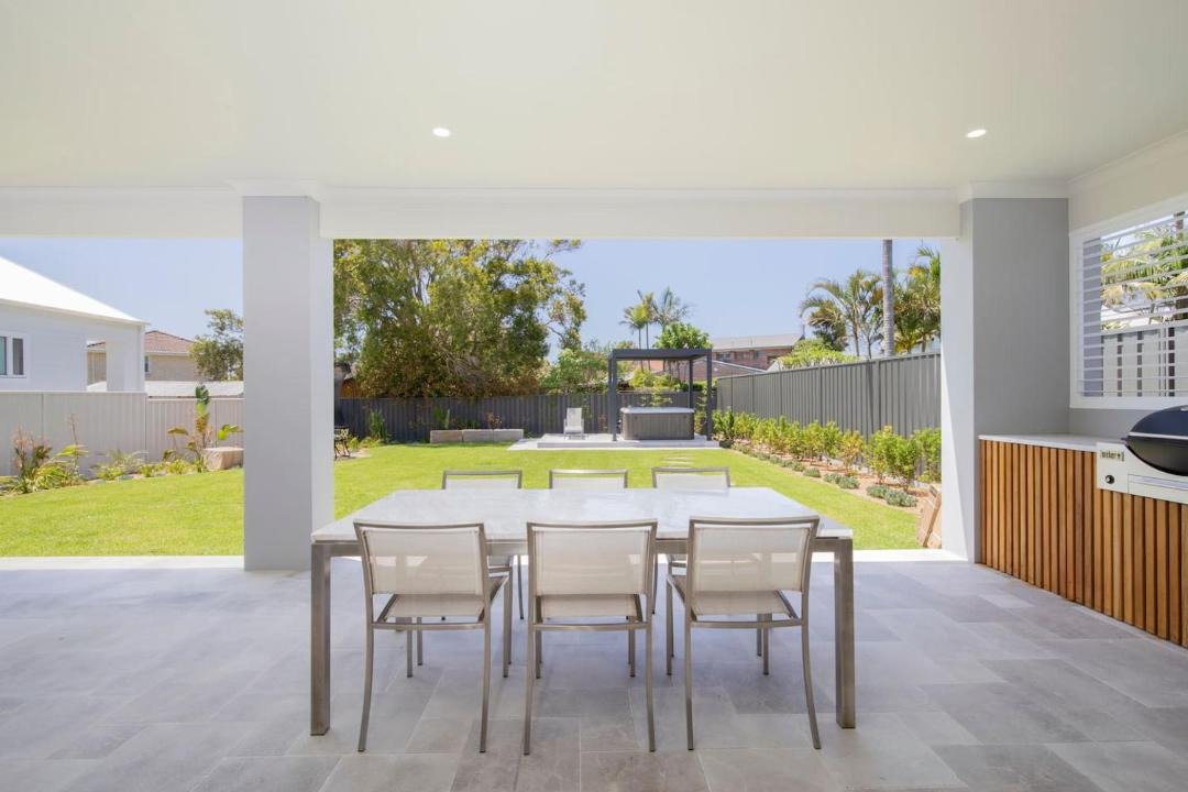 Photo of Others in Caves Beach