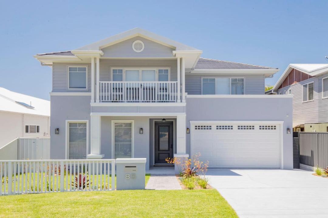 Photo of Others in Caves Beach