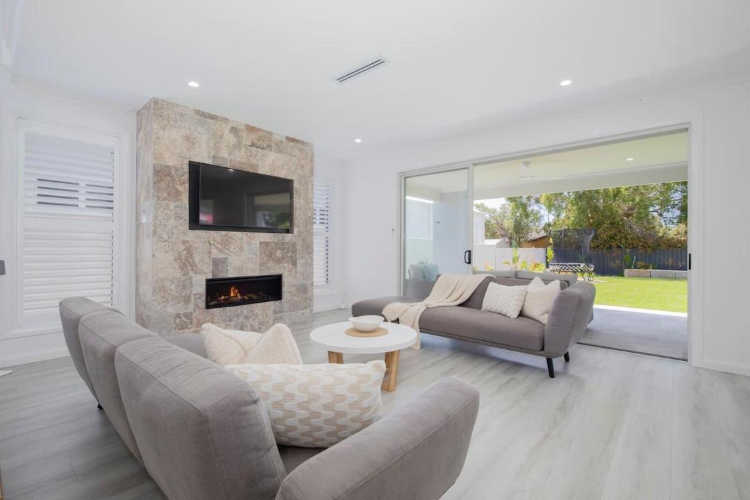 Photo of Others in Caves Beach