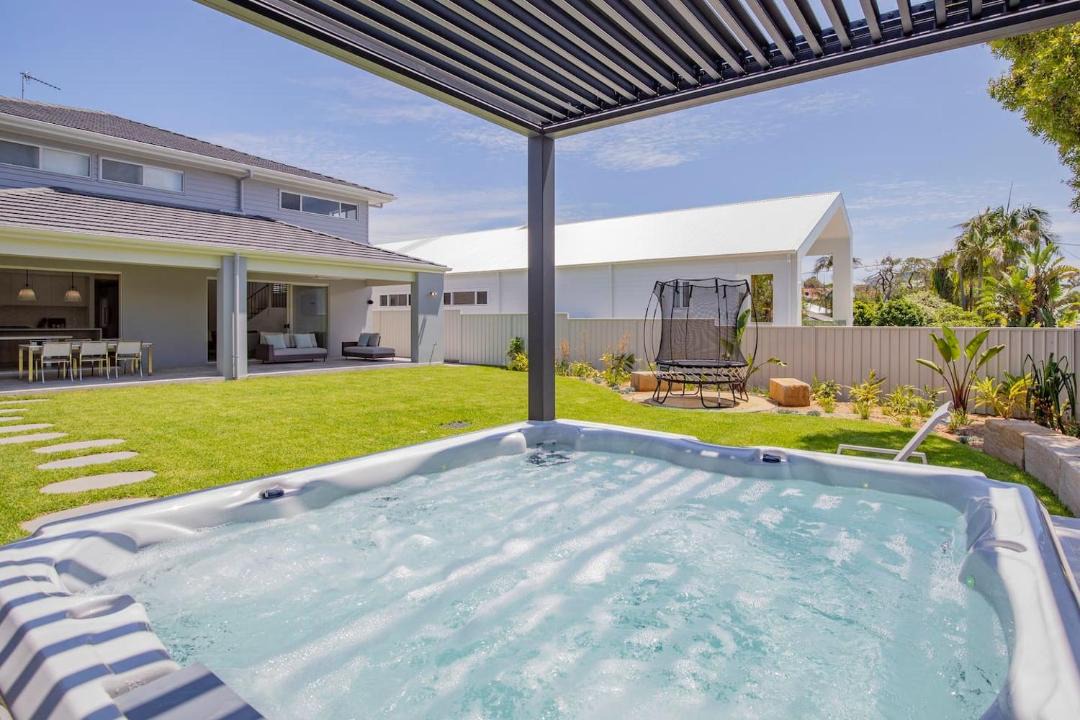 Photo of Others in Caves Beach