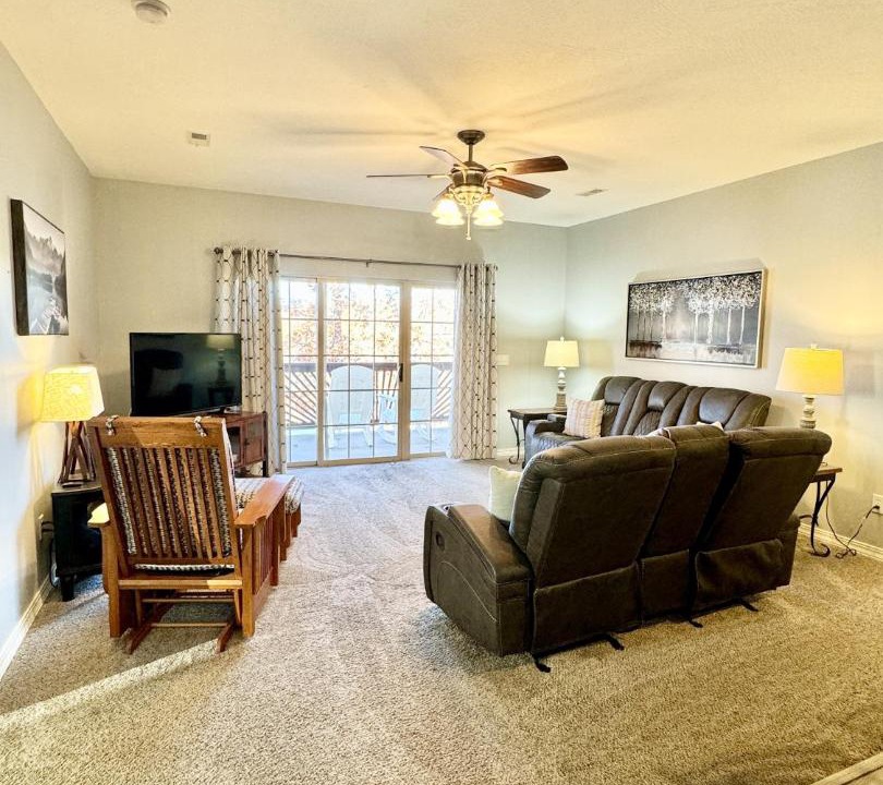 Photo of Others in Hollister