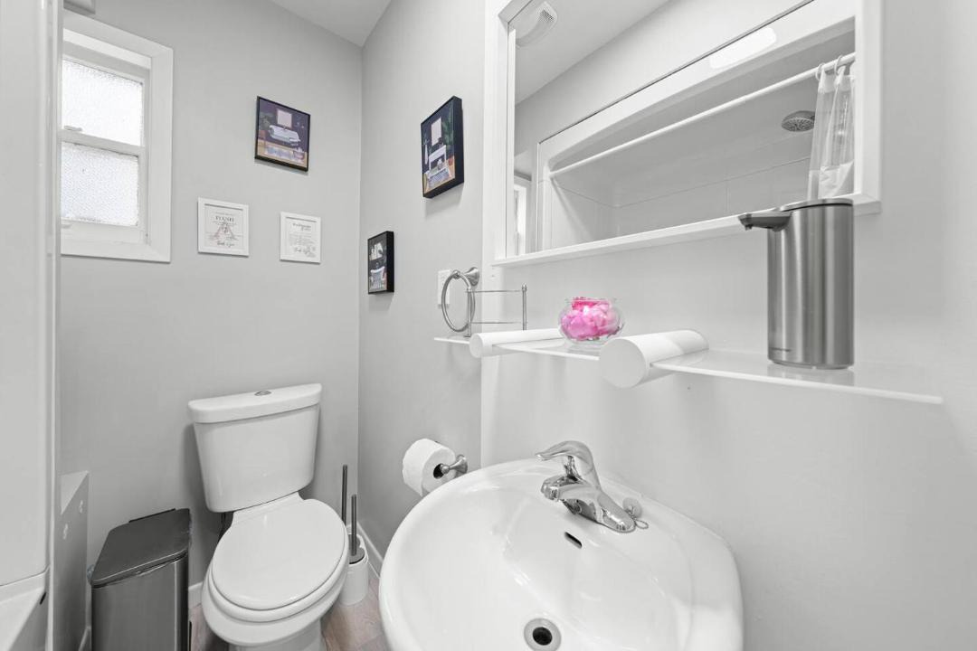 Photo of Bathroom in Newtonbrook