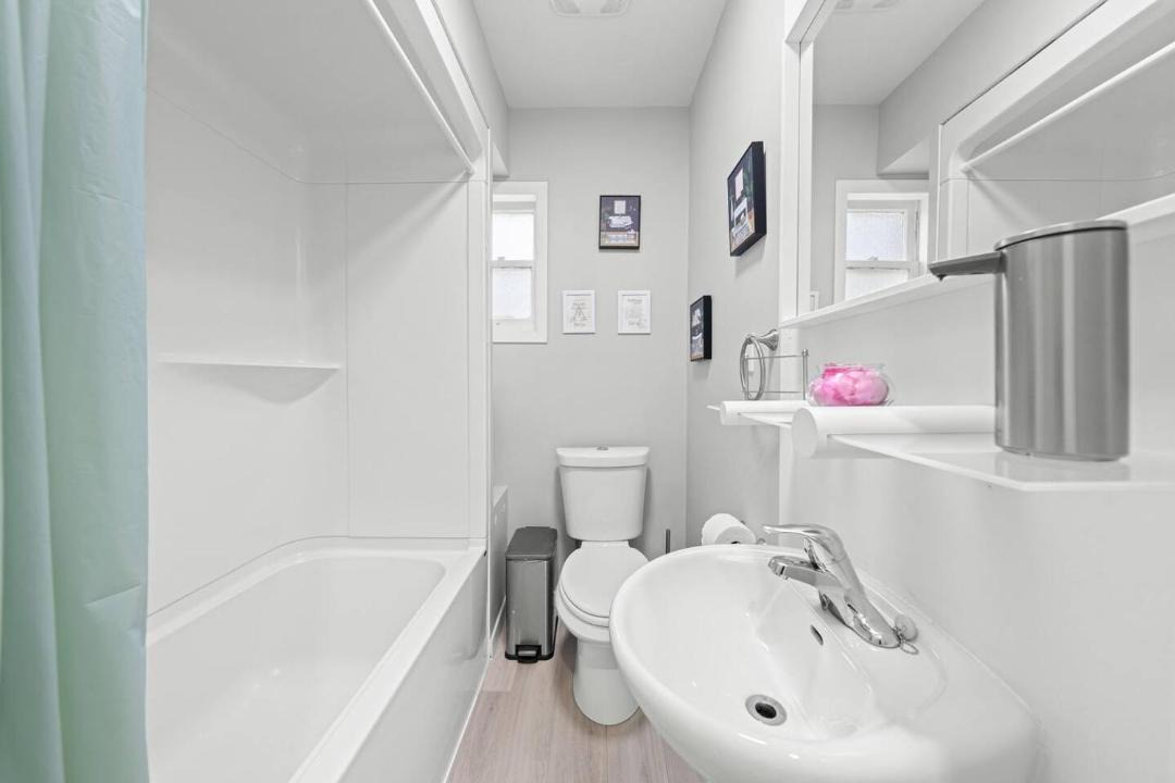Photo of Bathroom in Newtonbrook