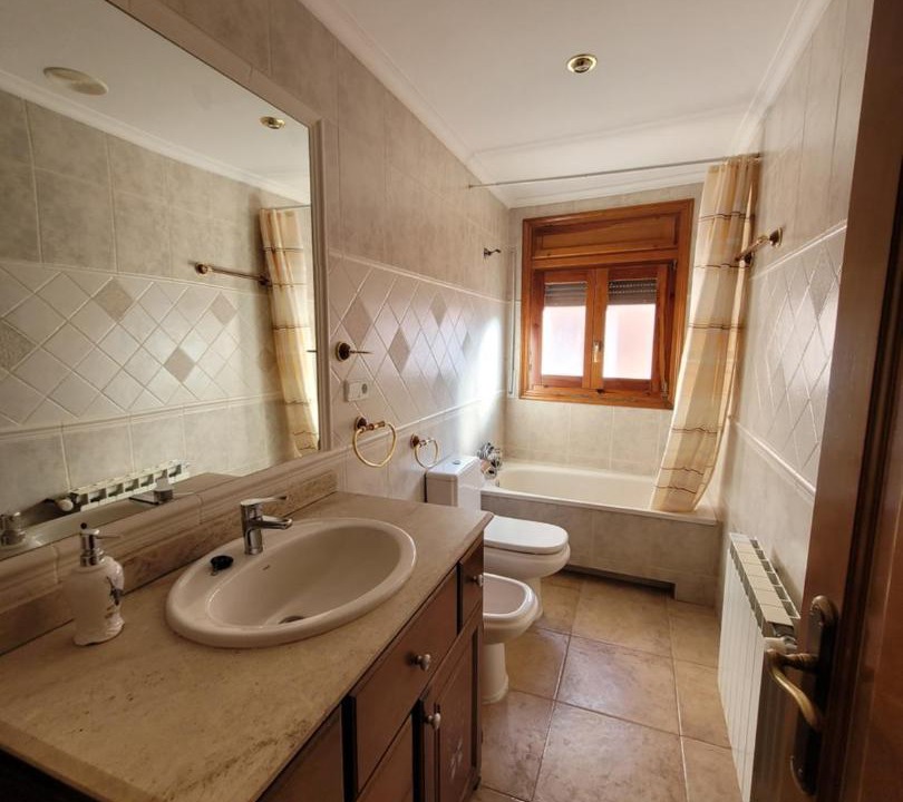 Photo of Bathroom in Bronchales
