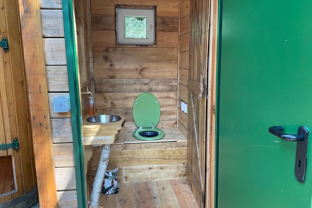 Photo of Bathroom in Allons