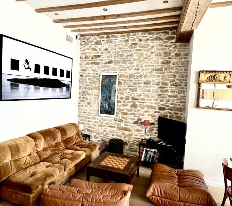 Photo of Livingroom in Carnot - Gailleton